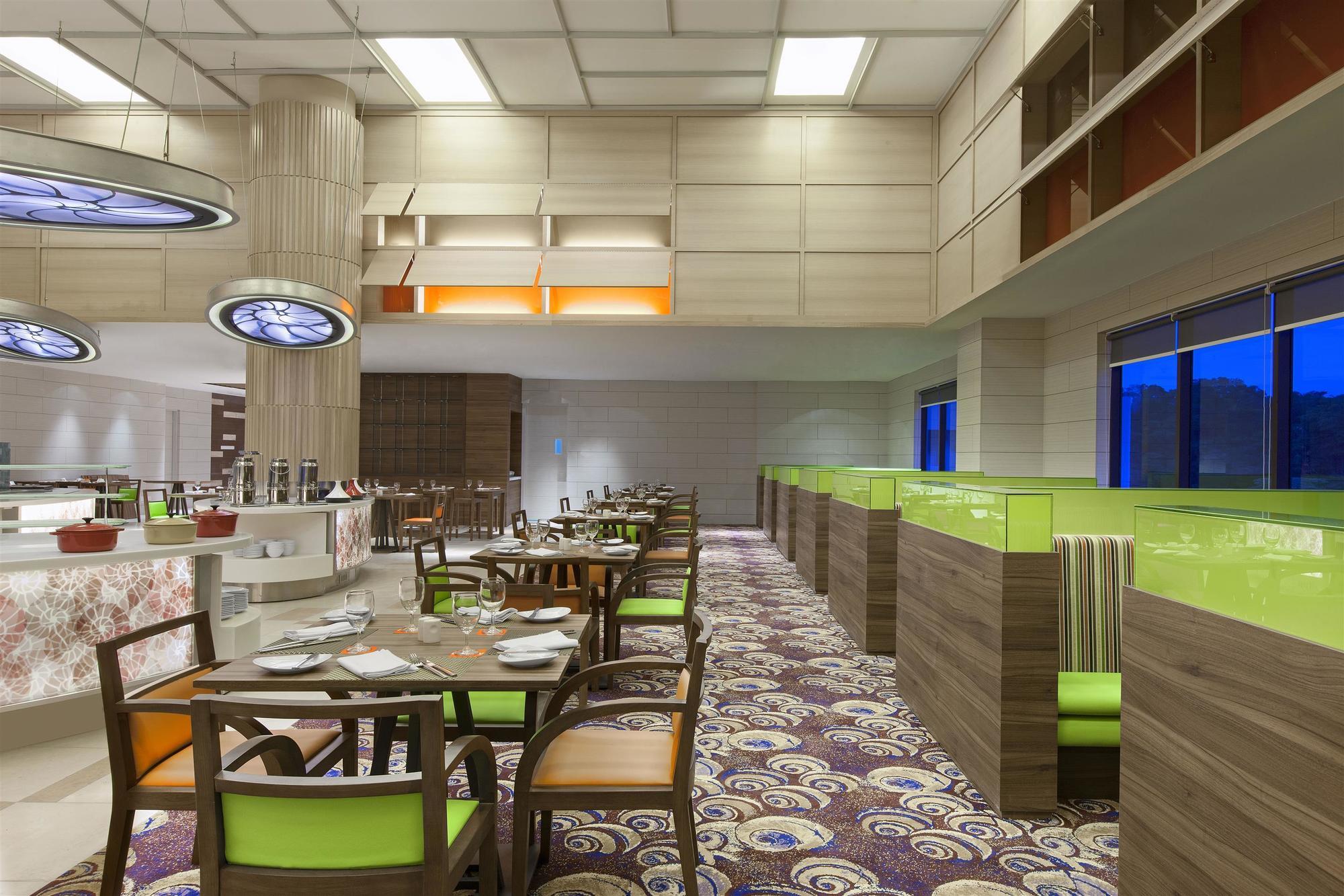 Four Points By Sheraton Sandakan Exterior photo