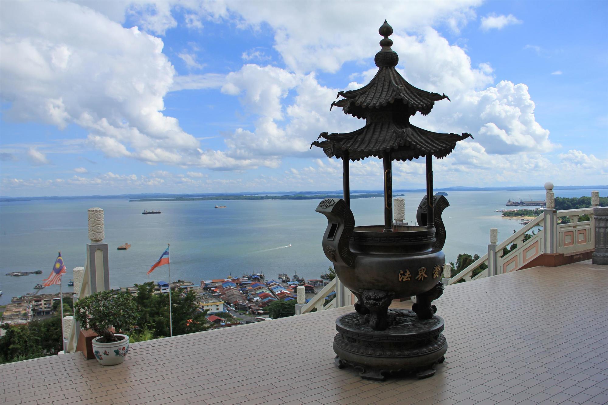 Four Points By Sheraton Sandakan Exterior photo