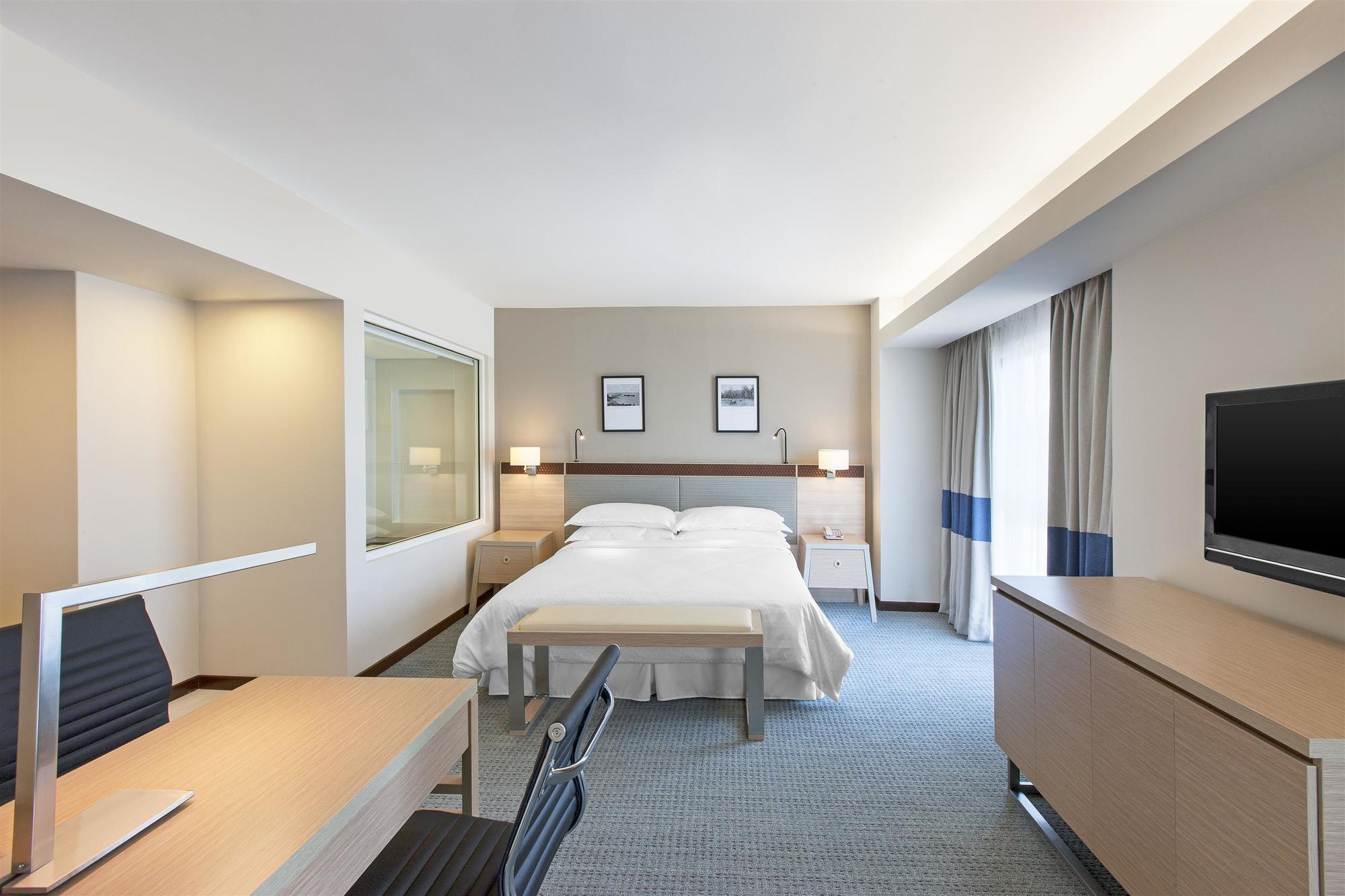 Four Points By Sheraton Sandakan Exterior photo