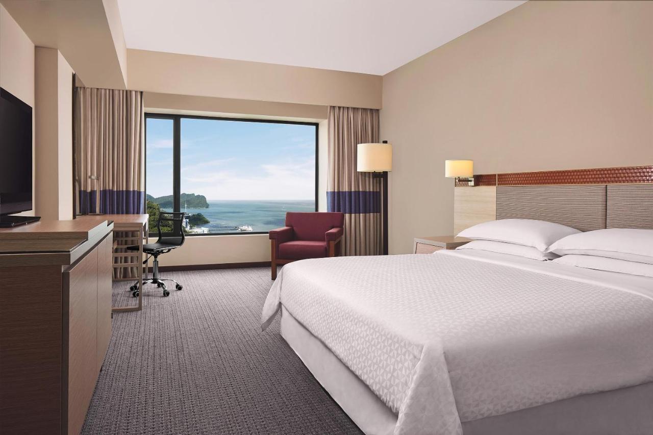Four Points By Sheraton Sandakan Exterior photo