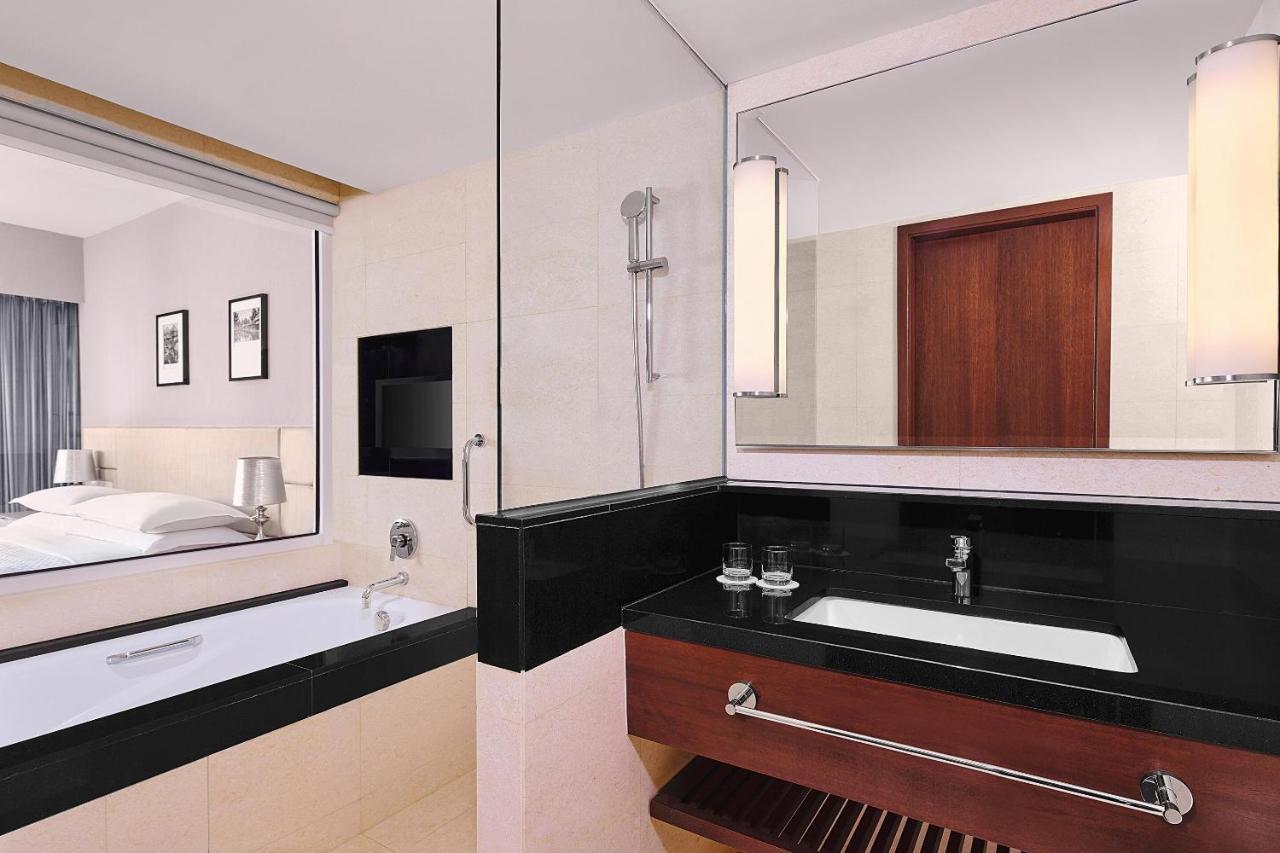 Four Points By Sheraton Sandakan Exterior photo